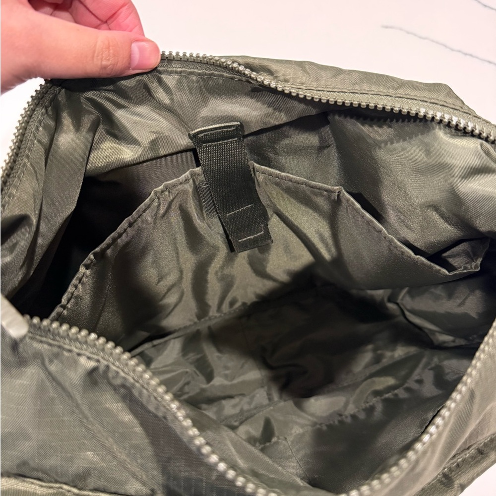 Uniqlo Shoulder Bag - Picture 4 of 5